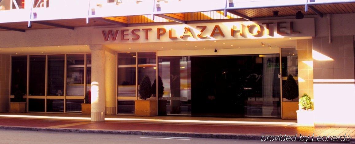 West Plaza Hotel Уелингтън Екстериор снимка
